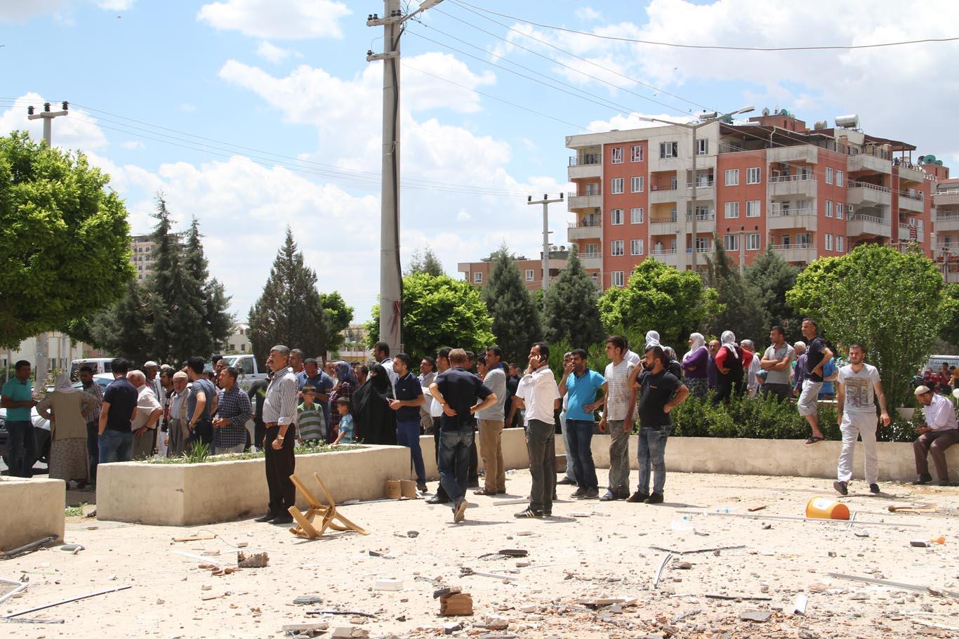 Midyat halkı bombalı saldırının şokunu yaşıyor Midyat halkı bombalı saldırının şokunu yaşıyor